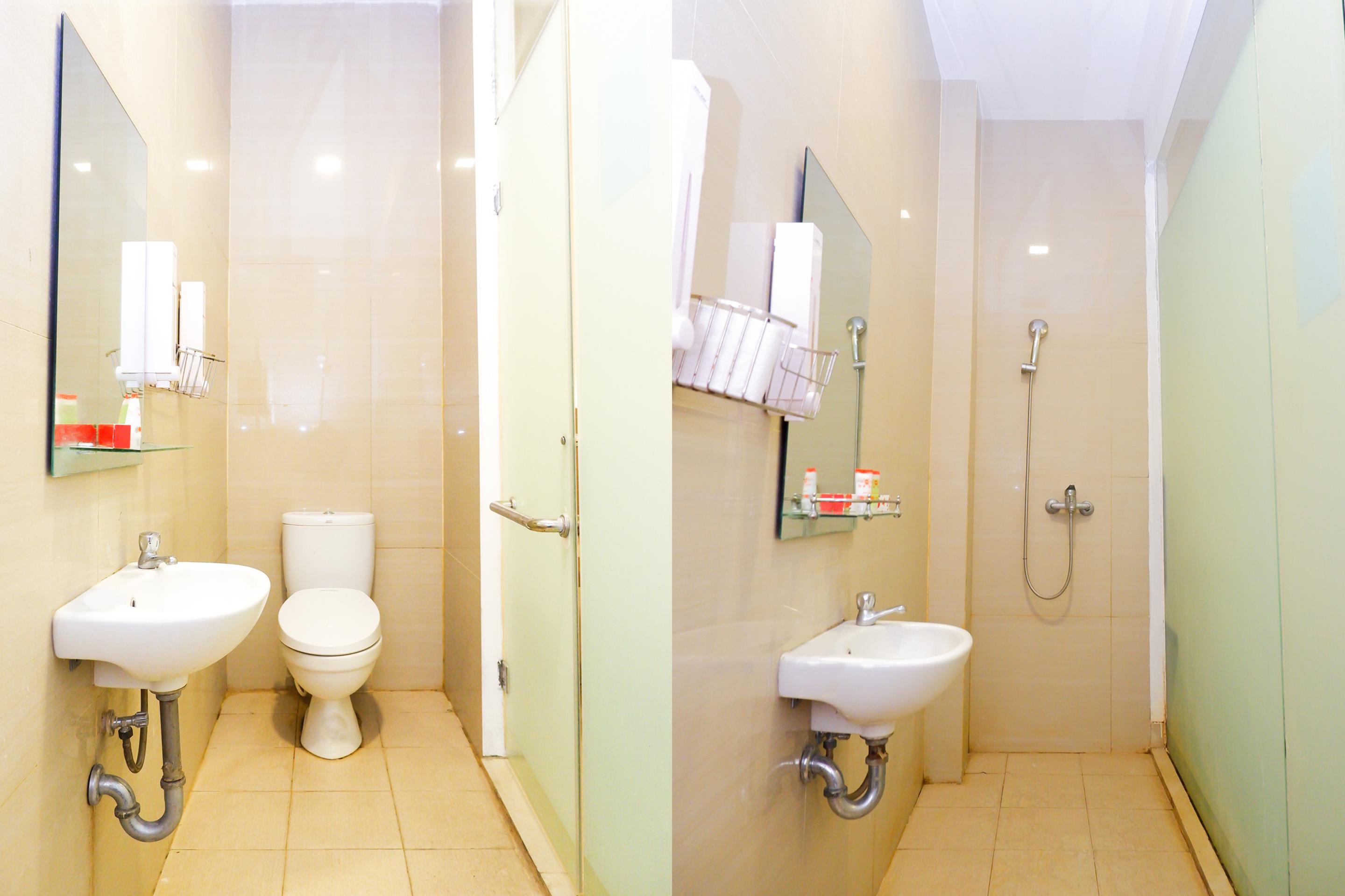 Hotel Oyo 379 Grand Mundu Semarang Esterno foto